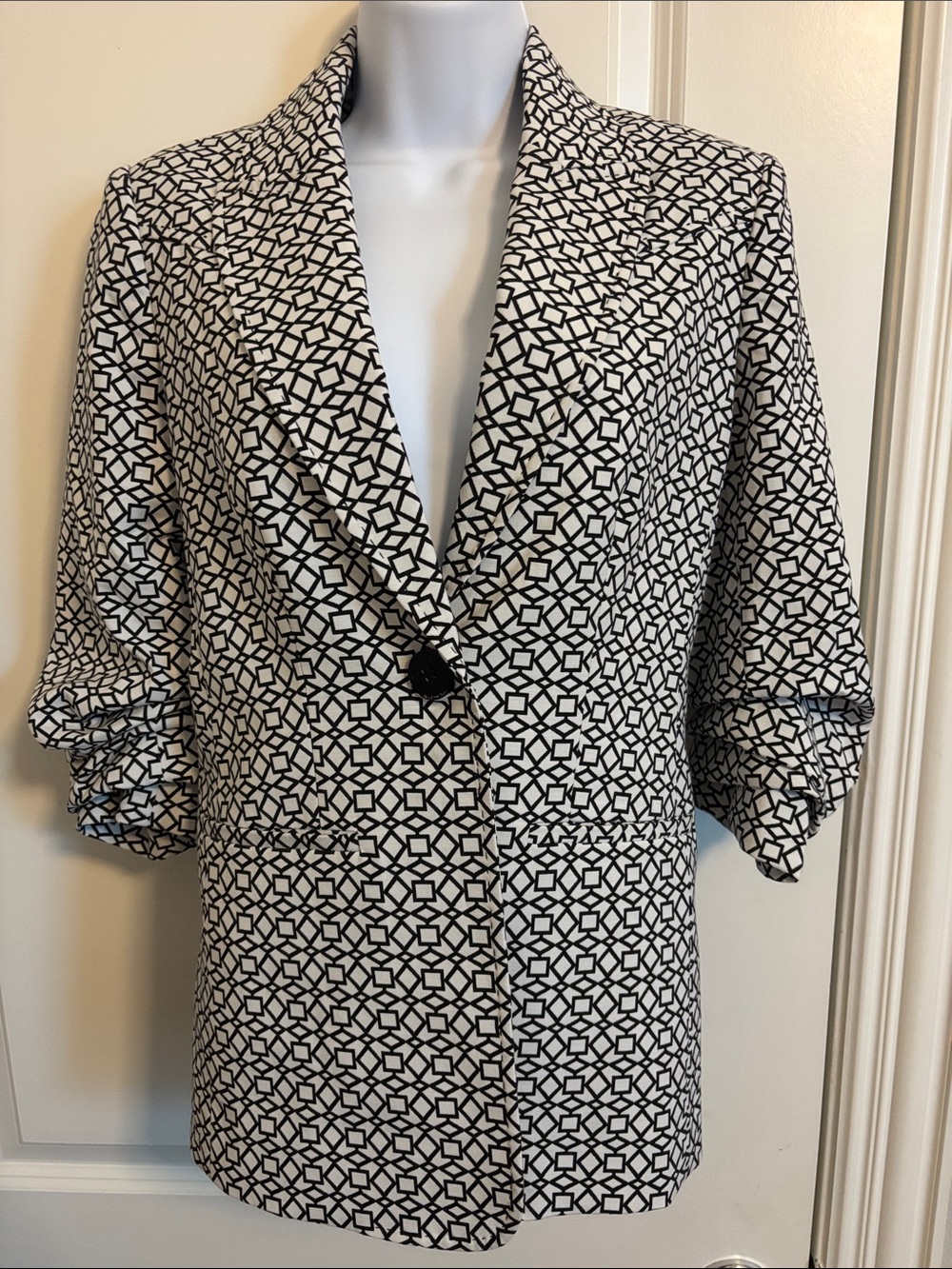 Ellie Tahari Women's Black & White Geometric Single-Button Blazer Size 4